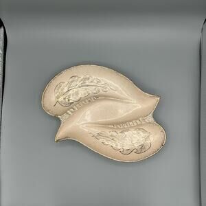 Vintage Ashtray California Ceramic Leaf, Mold 823 Light Pink Neutral color